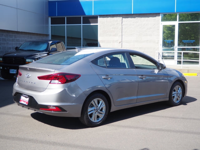 New 2020 Hyundai Elantra SEL IVT FRONT-WHEEL DRIVE 4 Door Sedan